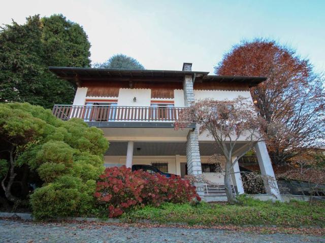 Villa Indipendente in vendita a Centro Valle Intelvi, Casasco D'intelvi