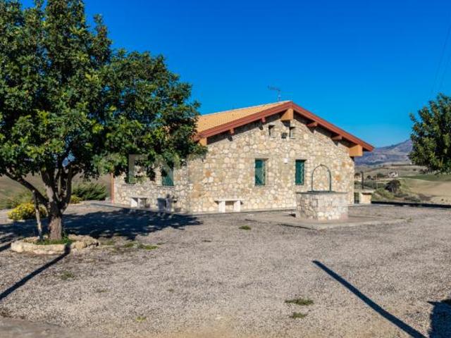 Villa Indipendente in vendita a Centuripe, Sicilia