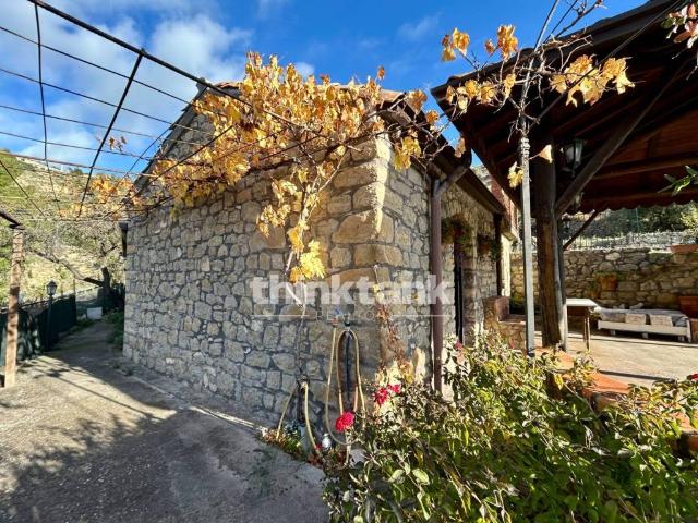 Villa Indipendente in vendita a Centuripe, Sicilia