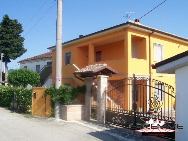 Villa Indipendente in vendita a Cepagatti, Abruzzo