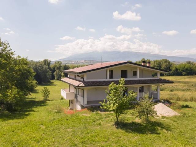 Villa Indipendente in vendita a Cepagatti, Abruzzo