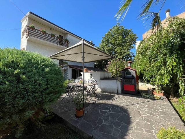 Villa Indipendente in vendita a Cepagatti, Abruzzo
