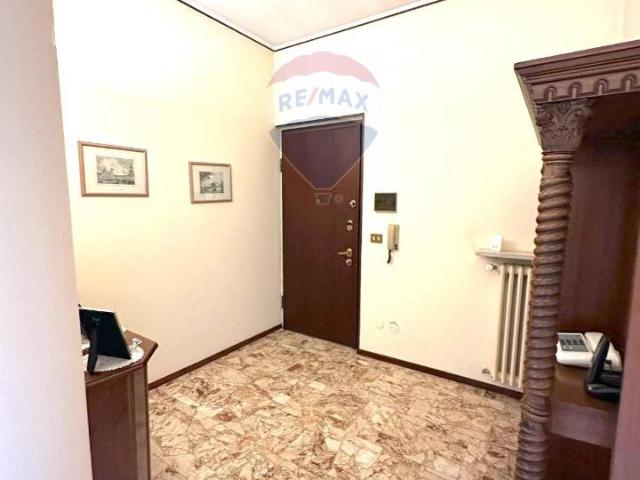 Villa Indipendente in vendita a Cerano, Novara