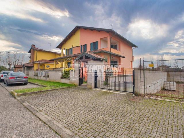Villa Indipendente in vendita a Piemonte, Novara