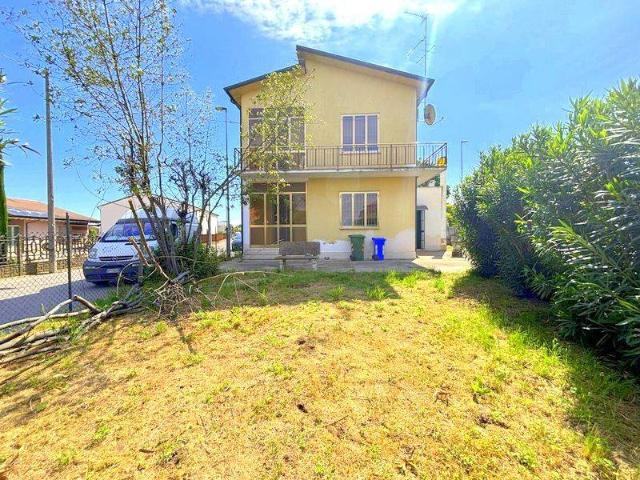 Villa Indipendente in vendita a Cerea, Veneto