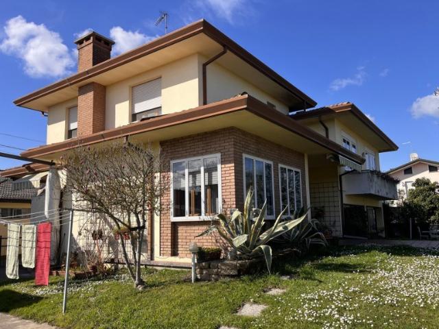 Villa Indipendente in vendita a Ceregnano, Veneto