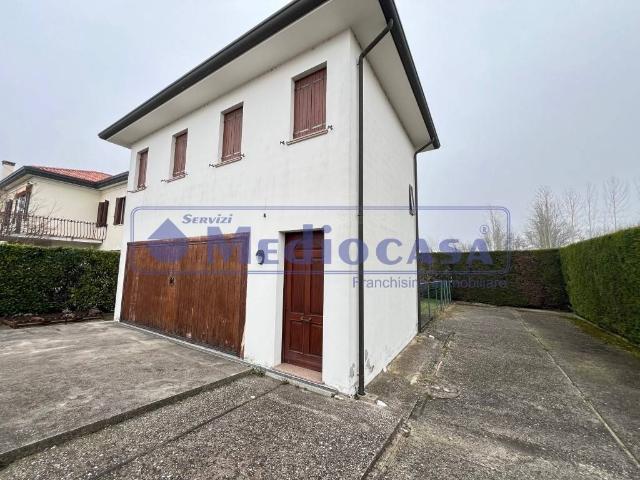 Villa Indipendente in vendita a Ceregnano, Veneto