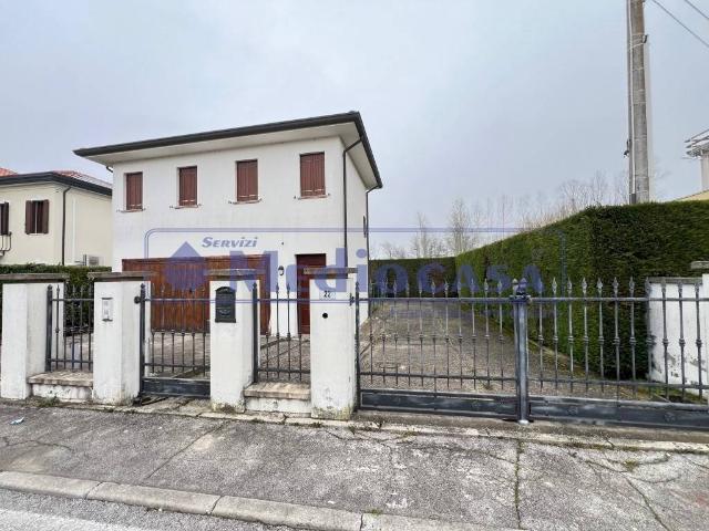 Villa Indipendente in vendita a Ceregnano, Veneto