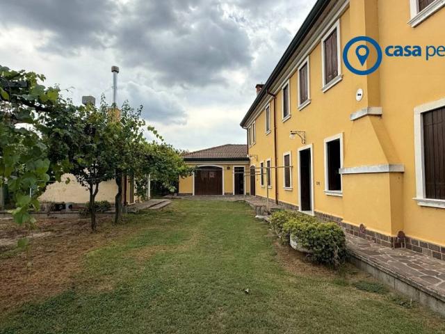 Villa Indipendente in vendita a Lama Polesine, Ceregnano