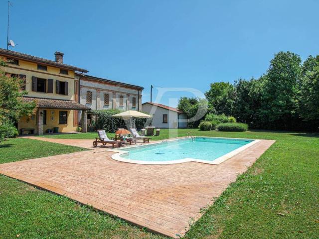 Villa Indipendente in vendita a Ceresara, Lombardia
