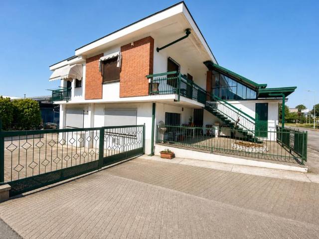 Villa Indipendente in vendita a Piemonte, Cuneo
