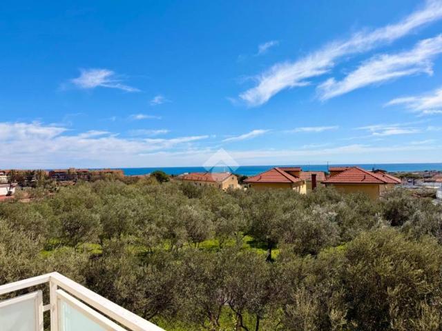 Villa Indipendente in vendita a Ceriale, Liguria