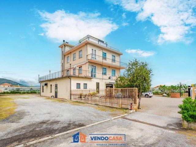 Villa Indipendente in vendita a Ceriale, Liguria