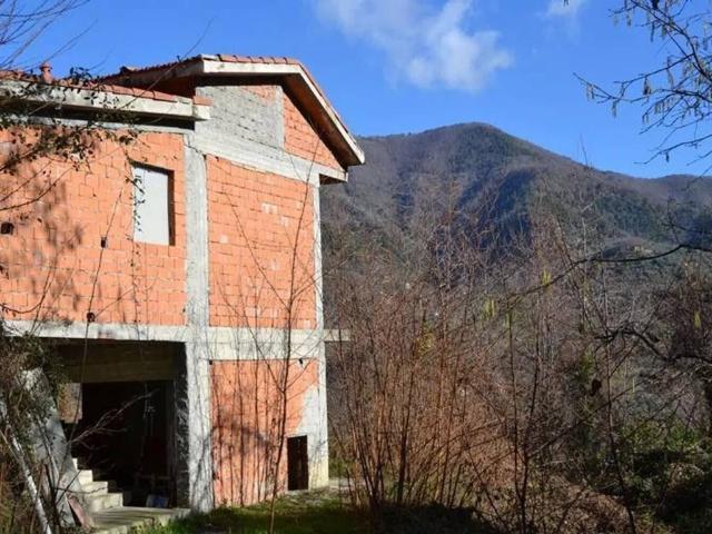 Villa Indipendente in vendita a Baiardo, Liguria