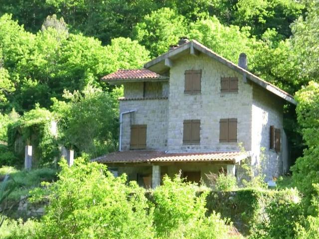 Villa Indipendente in vendita a Baiardo, Liguria
