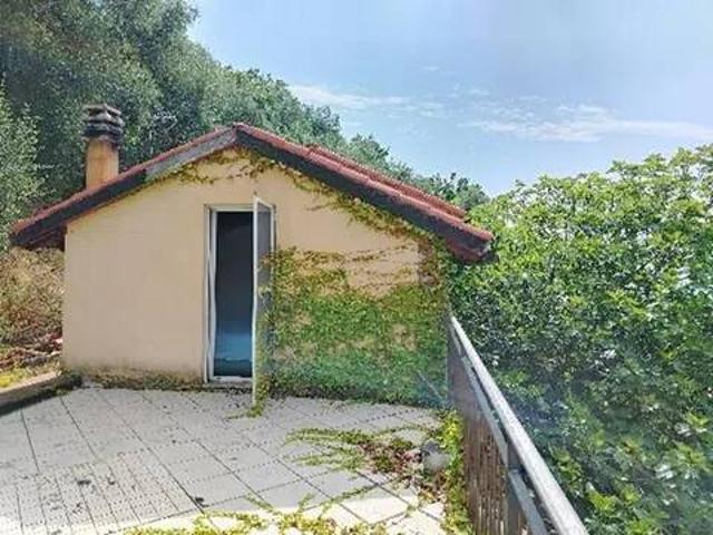 Villa Indipendente in vendita a Baiardo, Liguria