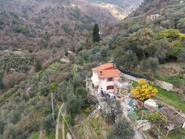 Villa Indipendente in vendita a Baiardo, Liguria