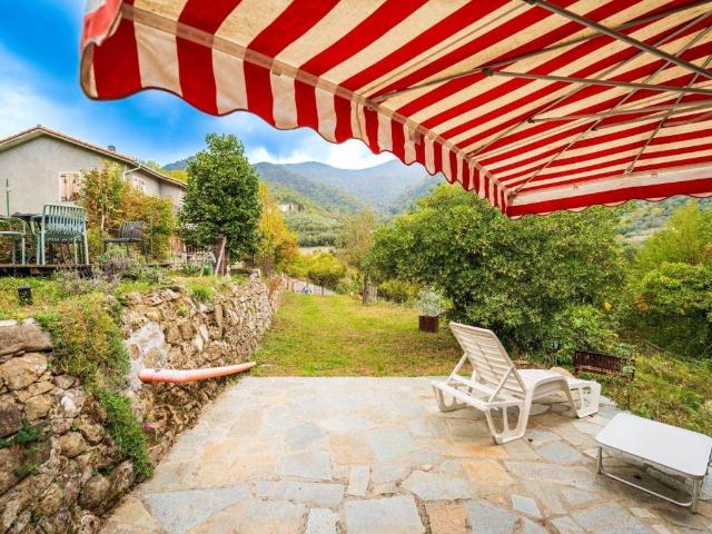 Villa Indipendente in vendita a Baiardo, Liguria