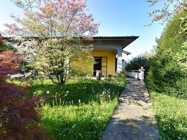 Villa Indipendente in vendita a Ceriano Laghetto, Lombardia