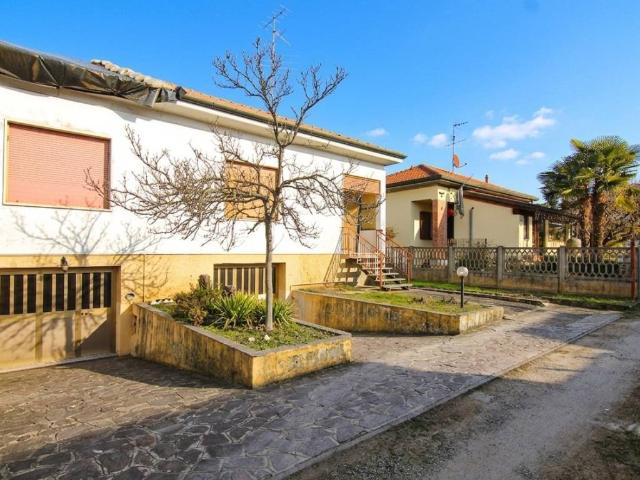 Villa Indipendente in vendita a Ceriano Laghetto, Lombardia