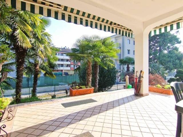 Villa Indipendente in vendita a Ceriano Laghetto, Lombardia