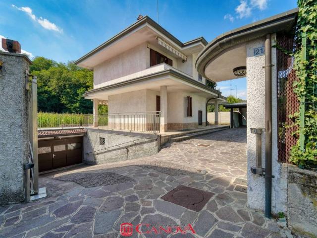 Villa Indipendente in vendita a Asnago di Cermenate, Cermenate
