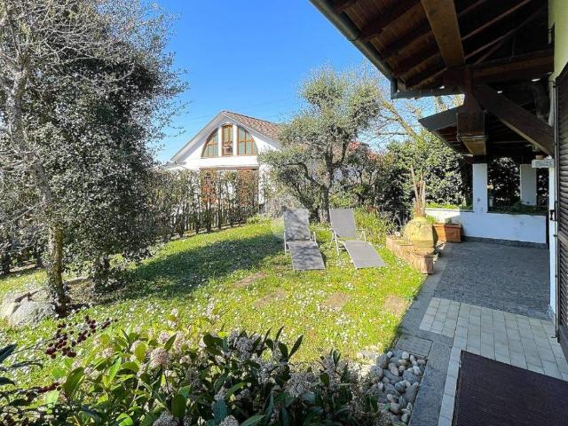 Villa Indipendente in vendita a Asnago di Cermenate, Cermenate