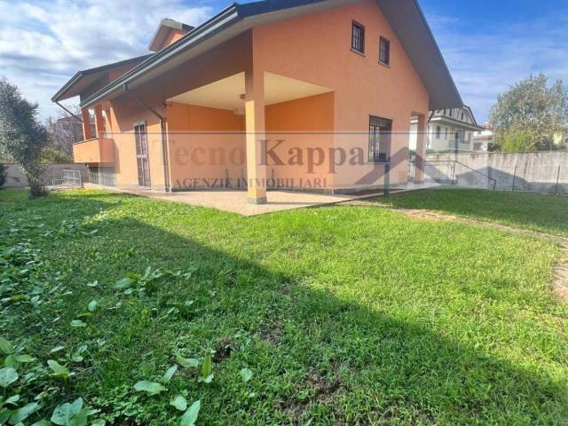 Villa Indipendente in vendita a Cernusco Sul Naviglio, Cascina San Maurizio
