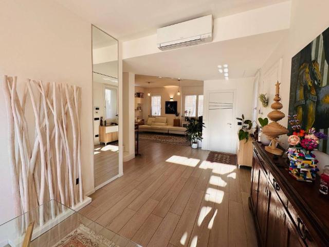 Villa Indipendente in vendita a Cernusco Sul Naviglio, Lombardia