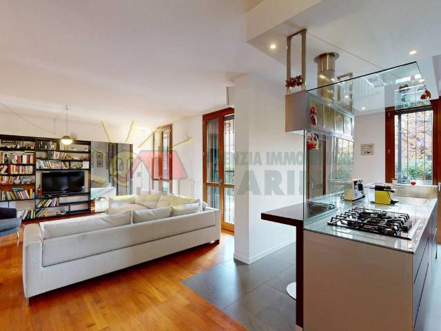 Villa Indipendente in vendita a Cernusco Sul Naviglio, Lombardia