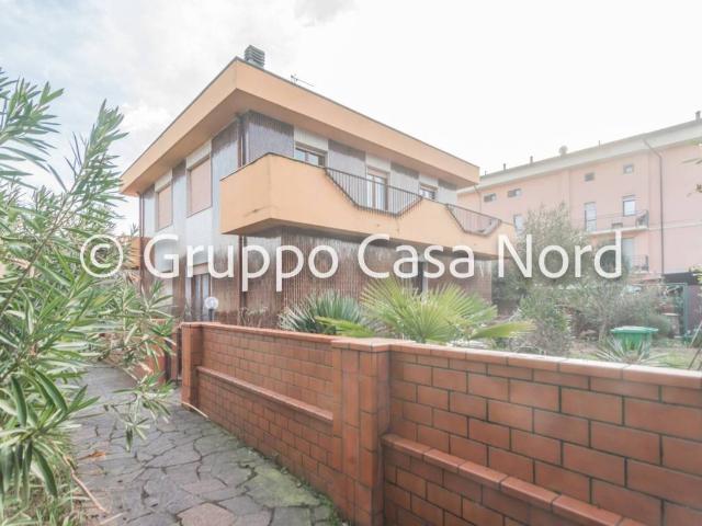 Villa Indipendente in vendita a Cernusco Sul Naviglio, Lombardia