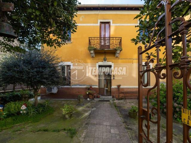 Villa Indipendente in vendita a Cernusco Sul Naviglio, Lombardia