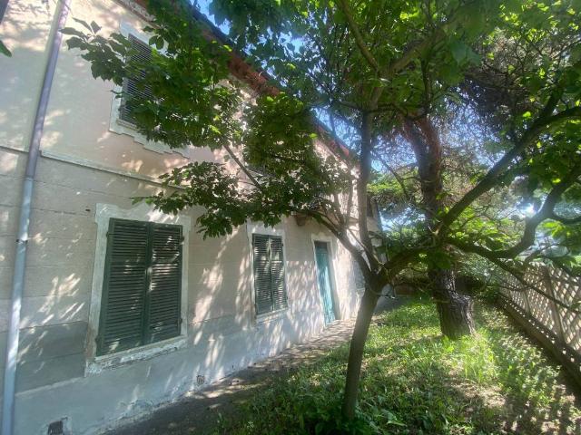 Villa Indipendente in vendita a Piemonte, Asti