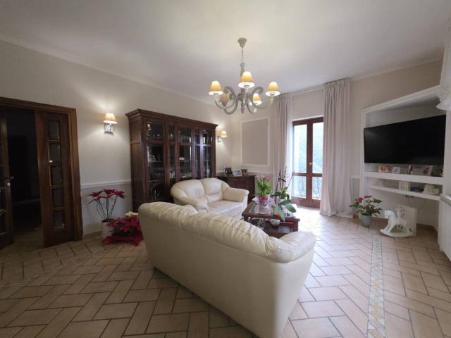 Villa Indipendente in vendita a Cerreto Di Spoleto, Umbria