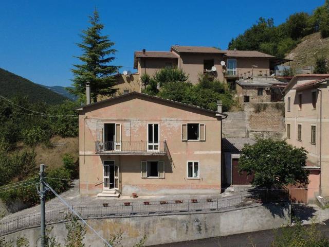 Villa Indipendente in vendita a Cerreto Di Spoleto, Umbria