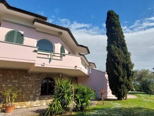 Villa Indipendente in vendita a Unione dei Comuni Circondario dell'Empolese Valdelsa, Cerreto Guidi