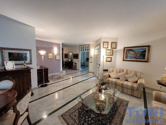 Villa Indipendente in vendita a Bassa, Cerreto Guidi