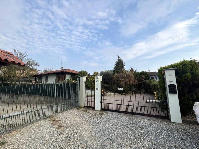 Villa Indipendente in vendita a Vergnasco, Cerrione