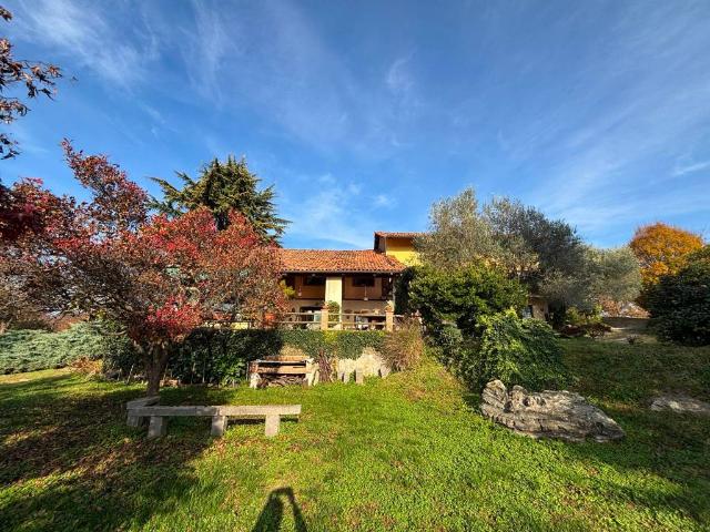 Villa Indipendente in vendita a Piemonte, Biella