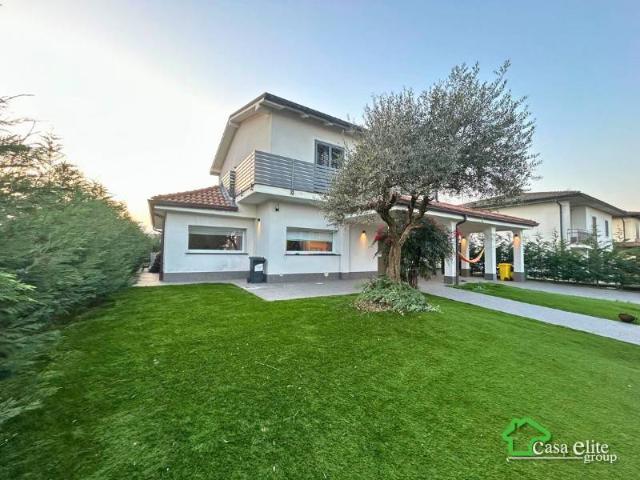 Villa Indipendente in vendita a Cerro Al Lambro, Lombardia