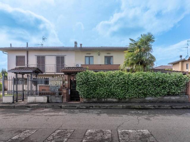 Villa Indipendente in vendita a Cerro Al Lambro, Lombardia
