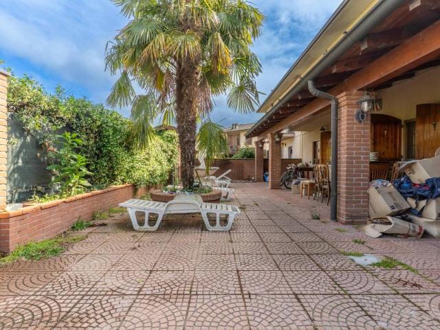 Villa Indipendente in vendita a Cerro Al Lambro, Lombardia