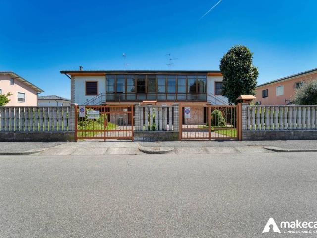 Villa Indipendente in vendita a Cerro Al Lambro, Lombardia