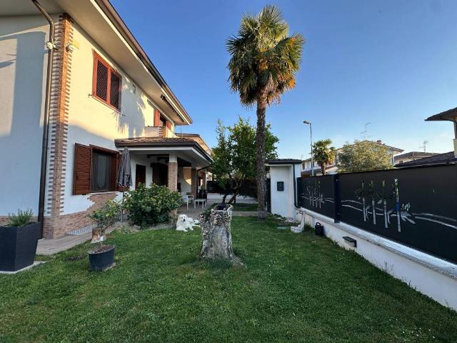 Villa Indipendente in vendita a Cascina Leona, Cerro al Lambro