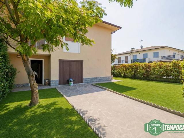 Villa Indipendente in vendita a Cerro Al Lambro, Lombardia
