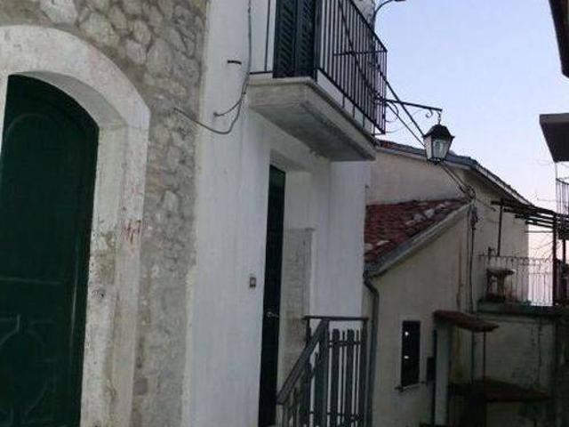 Villa Indipendente in vendita a Cerro Al Volturno, Molise