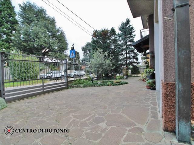 Villa Indipendente in vendita a Cerro Maggiore, Lombardia