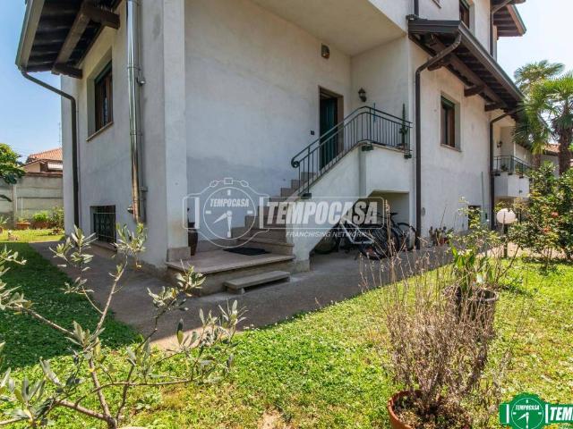 Villa Indipendente in vendita a Cerro Maggiore, Lombardia