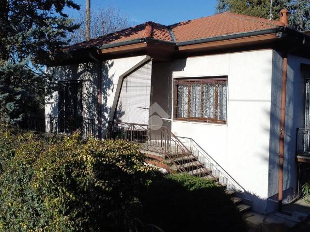 Villa Indipendente in vendita a Cerro Maggiore, Lombardia