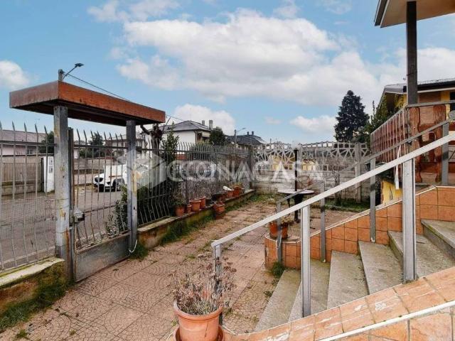 Villa Indipendente in vendita a Cerro Maggiore, Lombardia